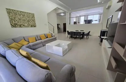 Villa - 4 Bedrooms - 5 Bathrooms for rent in Arad - Muharraq Governorate