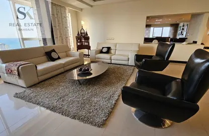 Apartment - 4 Bedrooms - 5 Bathrooms for rent in Abraj Al Lulu - Manama - Capital Governorate