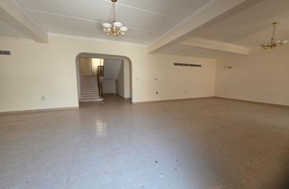 Villa - 5 - 6 for sale in Busaiteen - Muharraq Governorate