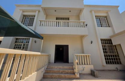 Villa - 5 - 6 for sale in Busaiteen - Muharraq Governorate