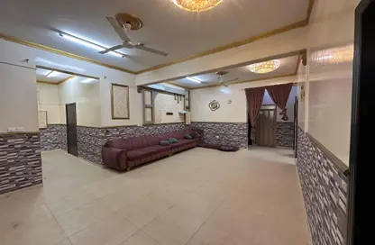 شقة - 5 غرف نوم - 2 حمامات للايجار في الرفاع الشرقي - الرفاع - المحافظة الجنوبية