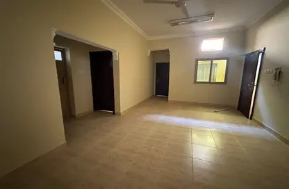 Apartment - 3 Bedrooms - 2 Bathrooms for rent in Hamad Town - Northern Governorate