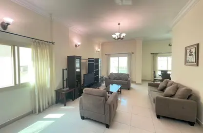 Apartment - 3 Bedrooms - 3 Bathrooms for rent in Al Juffair - Capital Governorate