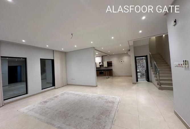 994366 - Property Main Image