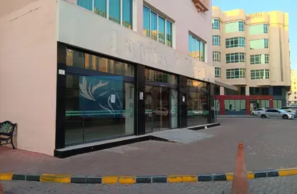 Show Room - Studio - 4 Bathrooms for rent in Exhibition Road - Hoora - Capital Governorate