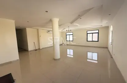 Apartment - 3 Bedrooms - 4 Bathrooms for rent in Tubli - Central Governorate