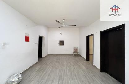 Apartment - 3 Bedrooms - 3 Bathrooms for rent in Salihiya - Manama - Capital Governorate