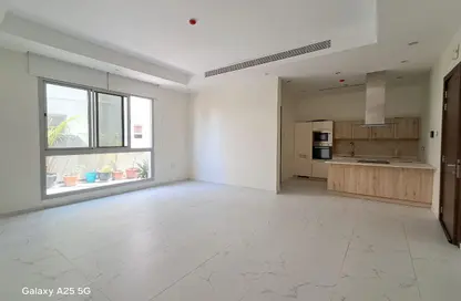 Apartment - 2 Bedrooms - 2 Bathrooms for rent in Shakhura - Northern Governorate