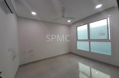 Apartment - 2 Bedrooms - 3 Bathrooms for rent in Tubli - Central Governorate