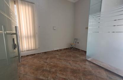 Villa - 5 - 5 for rent in Mahooz - Manama - Capital Governorate Villa - 5 - 5 for rent in Mahooz - Manama - Capital Governorate
