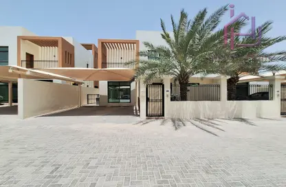Villa - 4 Bedrooms - 5 Bathrooms for rent in Janabiya - Northern Governorate
