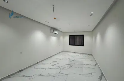 Apartment - 4 Bedrooms - 4 Bathrooms for sale in Hidd - Muharraq Governorate