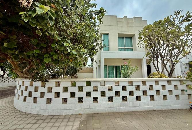 999060 - Property Image 2