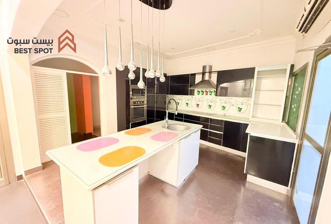 982340 - Property Image 2