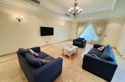 Villa - 3 Bedrooms - 5 Bathrooms for rent in Sanabis - Manama - Capital Governorate