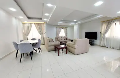 Apartment - 3 Bedrooms - 3 Bathrooms for rent in Zinj - Manama - Capital Governorate