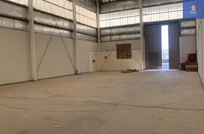 مستودع - استوديو - 1 حمام للايجار في سترة - المحافظة الوسطى
