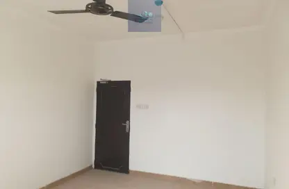 سكن الموظفين - استوديو - 8 حمامات للايجار في الهملة - المحافظة الشمالية