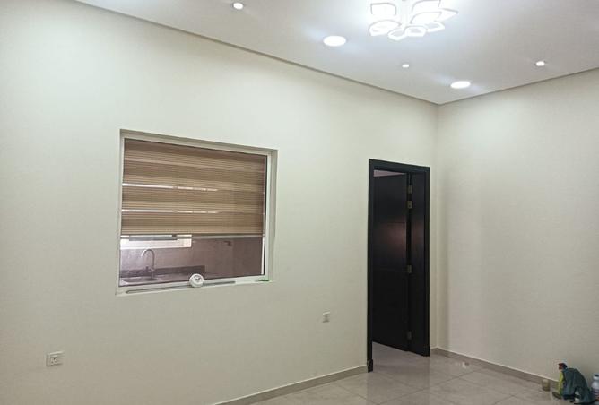 988676 - Property Image 3