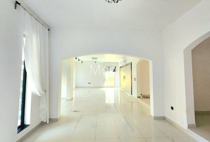 57121722 - Property Image 3