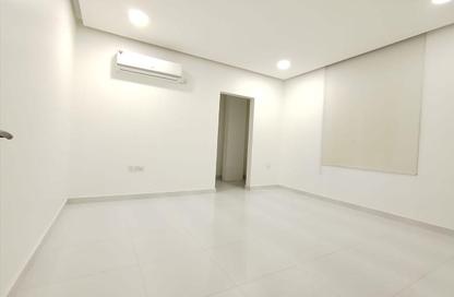 Apartment - 2 Bedrooms - 3 Bathrooms for rent in Hidd - Muharraq Governorate