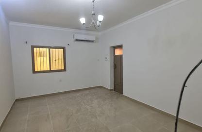 Apartment - 3 Bedrooms - 3 Bathrooms for rent in Jid Ali - Central Governorate