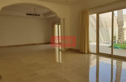 Villa - 5 Bedrooms - 4 Bathrooms for rent in Zinj - Manama - Capital Governorate
