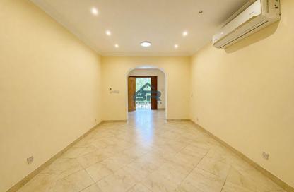 Compound - 3 Bedrooms - 3 Bathrooms for rent in Al Jasra - Northern Governorate