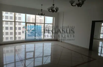 Office Space - Studio - 2 Bathrooms for rent in Exhibition Road - Hoora - Capital Governorate