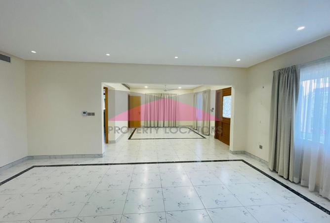 987944 - Property Image 2