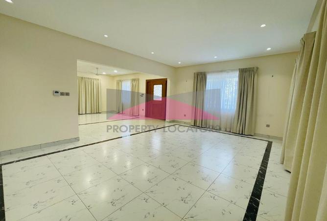 987944 - Property Image 3