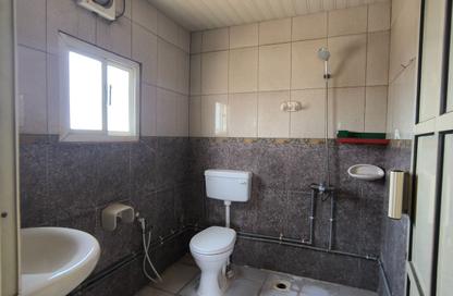 Apartment - 2 Bedrooms - 2 Bathrooms for rent in Salihiya - Manama - Capital Governorate