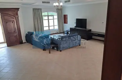 Villa - 4 Bedrooms - 4 Bathrooms for rent in Al Juffair - Capital Governorate