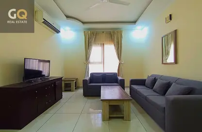 Apartment - 2 Bedrooms - 2 Bathrooms for rent in Um Al Hasam - Manama - Capital Governorate