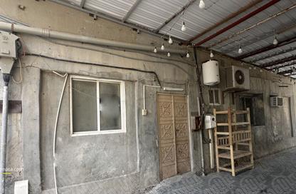 Villa - 4 - 2 for sale in Bilad Al Qadeem - Manama - Capital Governorate