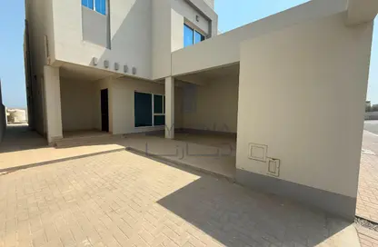 Villa - 4 Bedrooms - 5 Bathrooms for sale in Jannusan - Northern Governorate