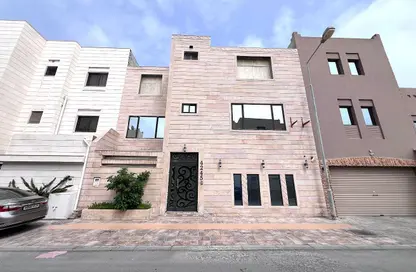 فيلا - 4 غرف نوم - 5 حمامات للبيع في قلالي - المحرق