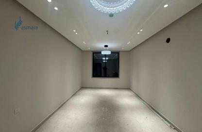 Apartment - 5 Bedrooms - 4 Bathrooms for sale in Hidd - Muharraq Governorate