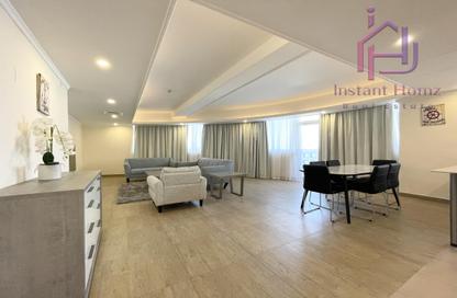 Apartment - 3 Bedrooms - 4 Bathrooms for rent in Al Juffair - Capital Governorate