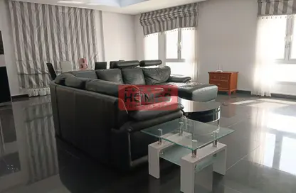 Apartment - 3 Bedrooms - 3 Bathrooms for rent in Al Juffair - Capital Governorate