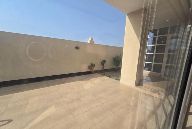 992565 - Property Image 3