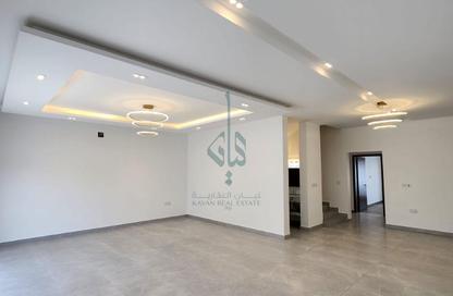 Villa - 4 Bedrooms - 5 Bathrooms for sale in Saar - Northern Governorate
