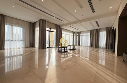 Apartment - 4 Bedrooms - 6 Bathrooms for sale in Reef Island - Capital Governorate