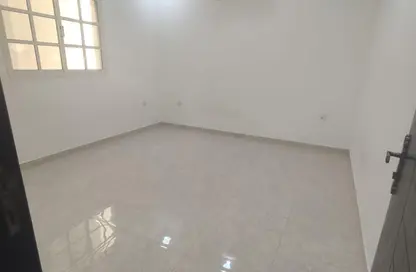 شقة - غرفة نوم - 1 حمام للايجار في قلالي - المحرق