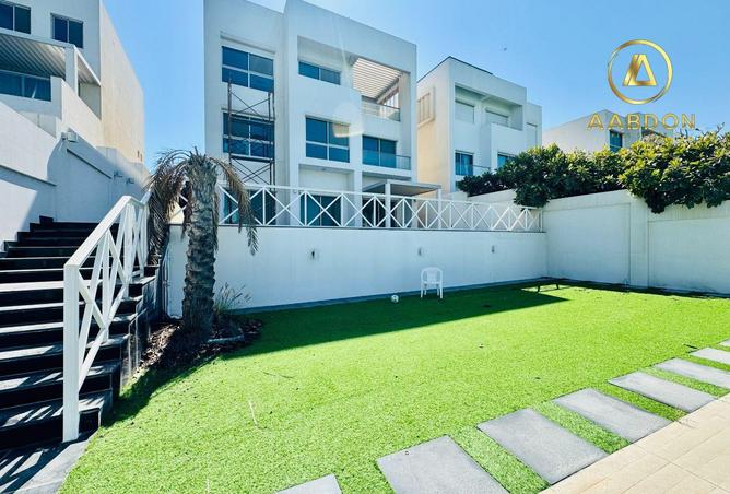 51772000 - Property Main Image