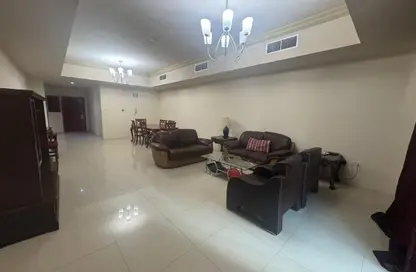 Apartment - 2 Bedrooms - 3 Bathrooms for rent in Al Juffair - Capital Governorate