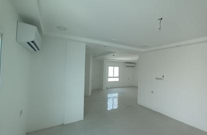 Office Space - Studio - 2 for rent in Sanabis - Manama - Capital Governorate