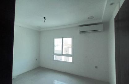Office Space - Studio - 2 for rent in Sanabis - Manama - Capital Governorate