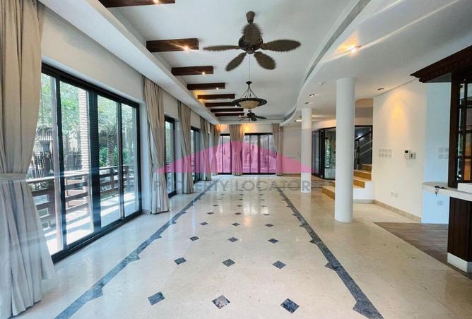 998421 - Property Image 2