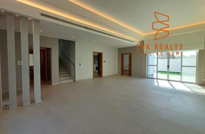 فيلا - 4 غرف نوم - 5 حمامات للايجار في الجسرة - المحافظة الشمالية